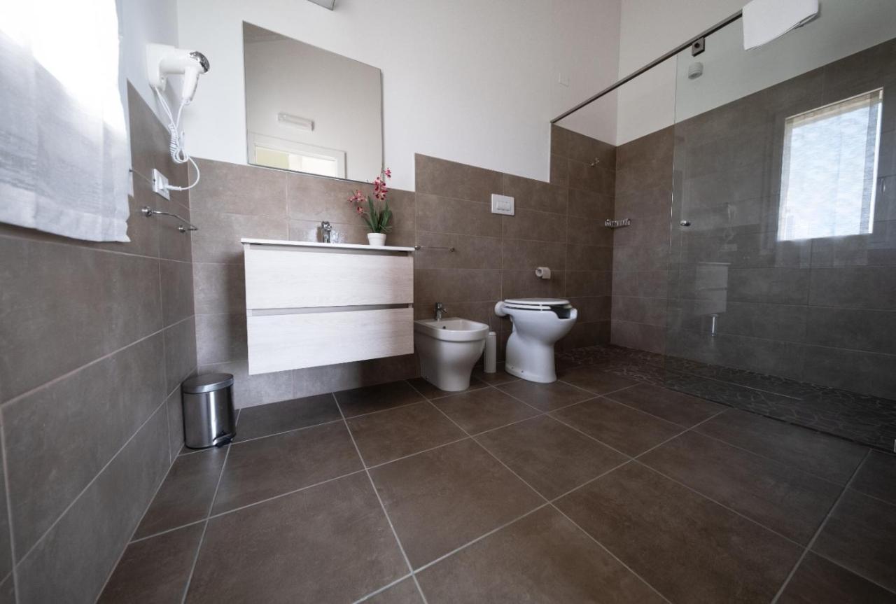 Villa Athena Charme 마네르바 델 가르다 외부 사진