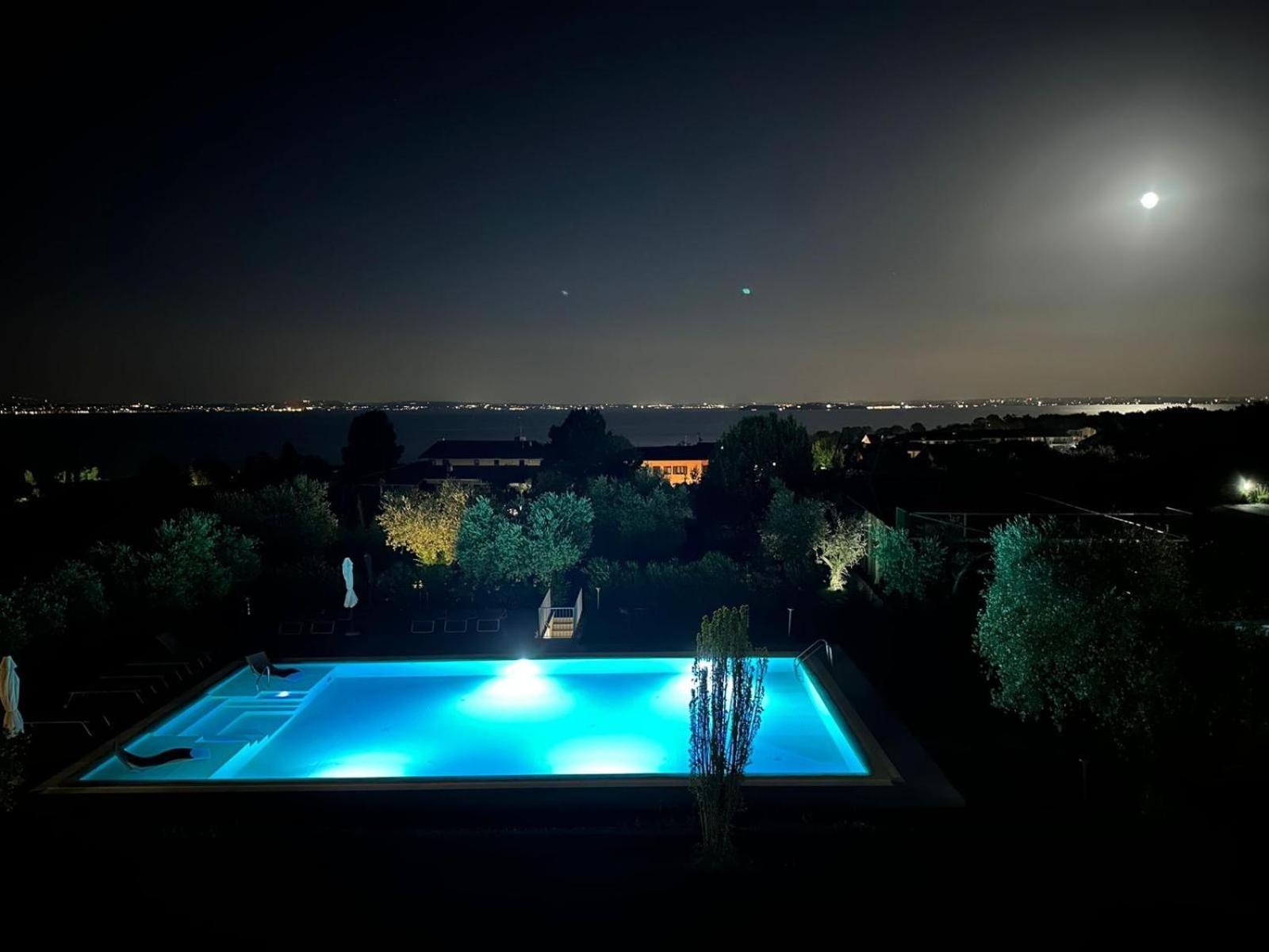 Villa Athena Charme 마네르바 델 가르다 외부 사진